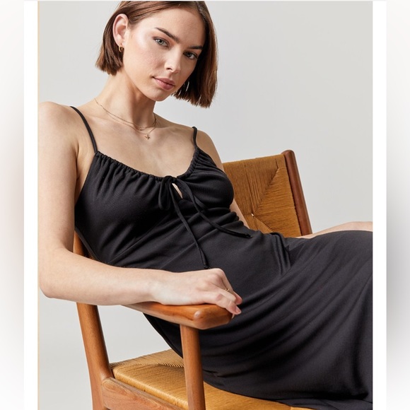 NWT🌷Francesca’s Ivie Cupro Black Midi Dress - Picture 2 of 5